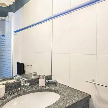 Appartamento Bright And Spacious Family Nest In