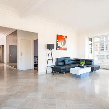 Bright And Spacious Family Nest In Διαμέρισμα *