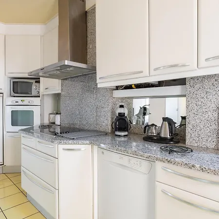 Bright And Spacious Family Nest In Apartmán Perpignan