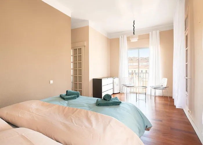 Bright And Spacious Family Nest In Appartement *